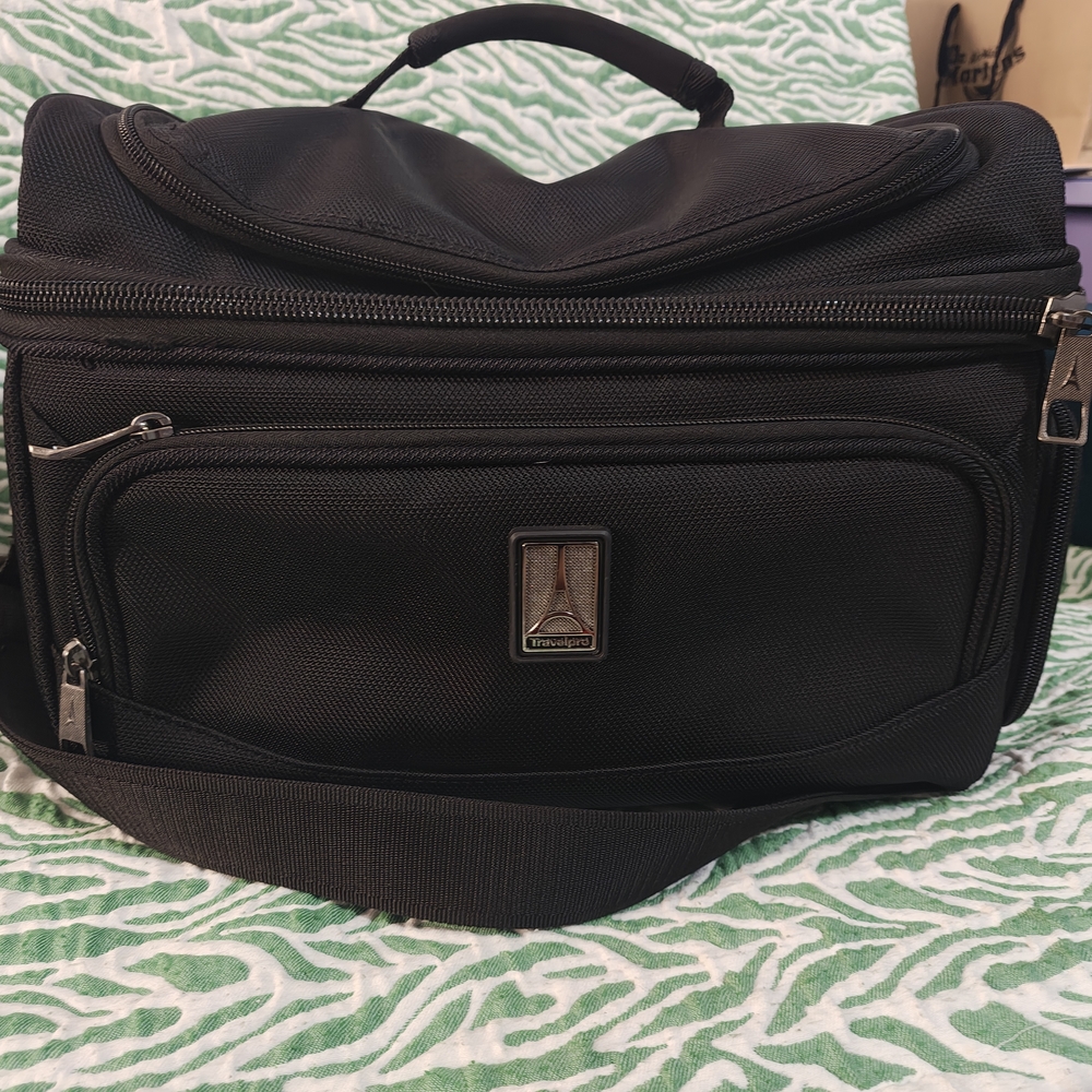 Travelpro FlightCrew 5 Large Cooler